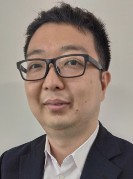 前島亮介氏